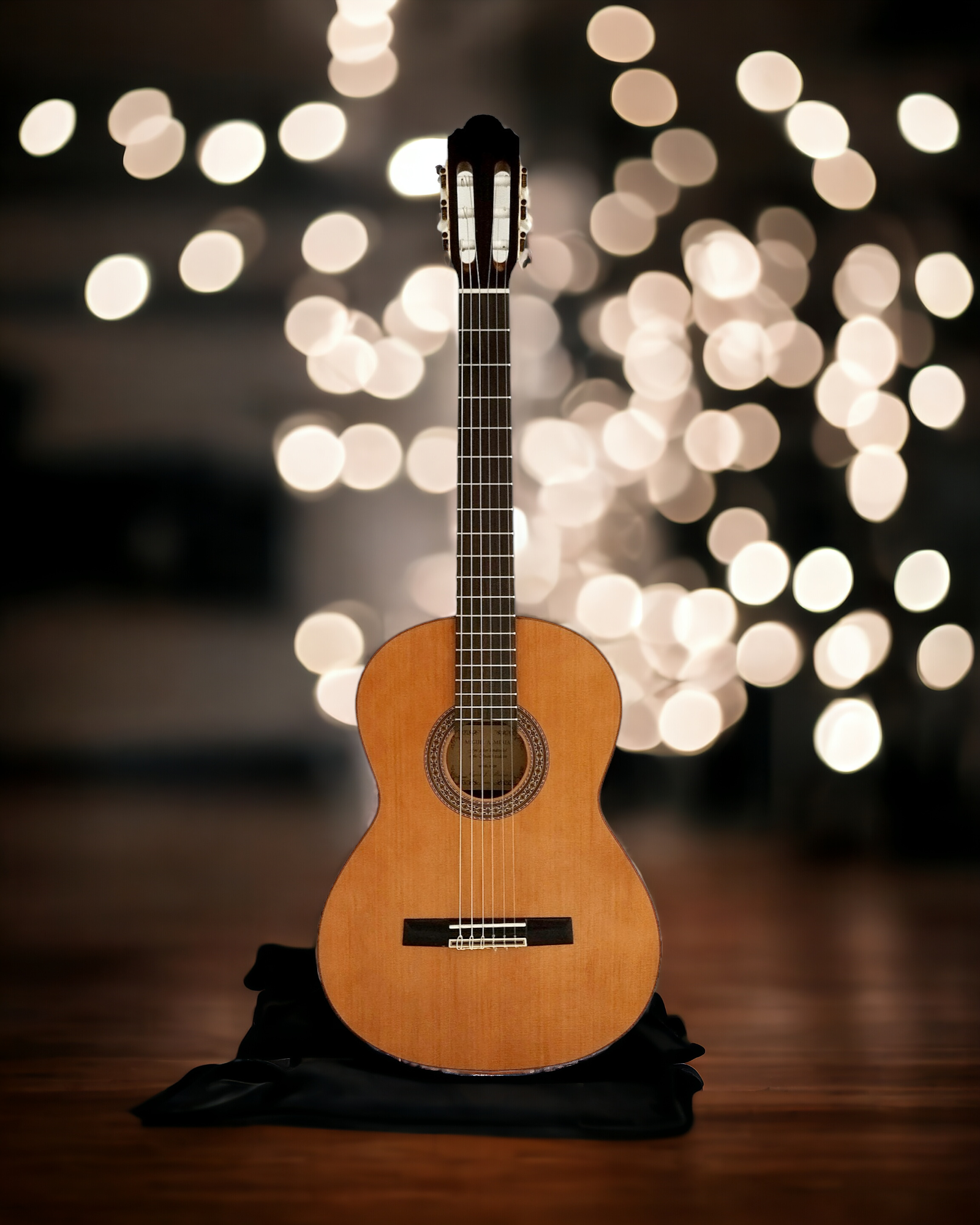 Miguel Almeria 20CR Solid Cedar Top, Nylon String Classical Guitar +Free Gig Bag