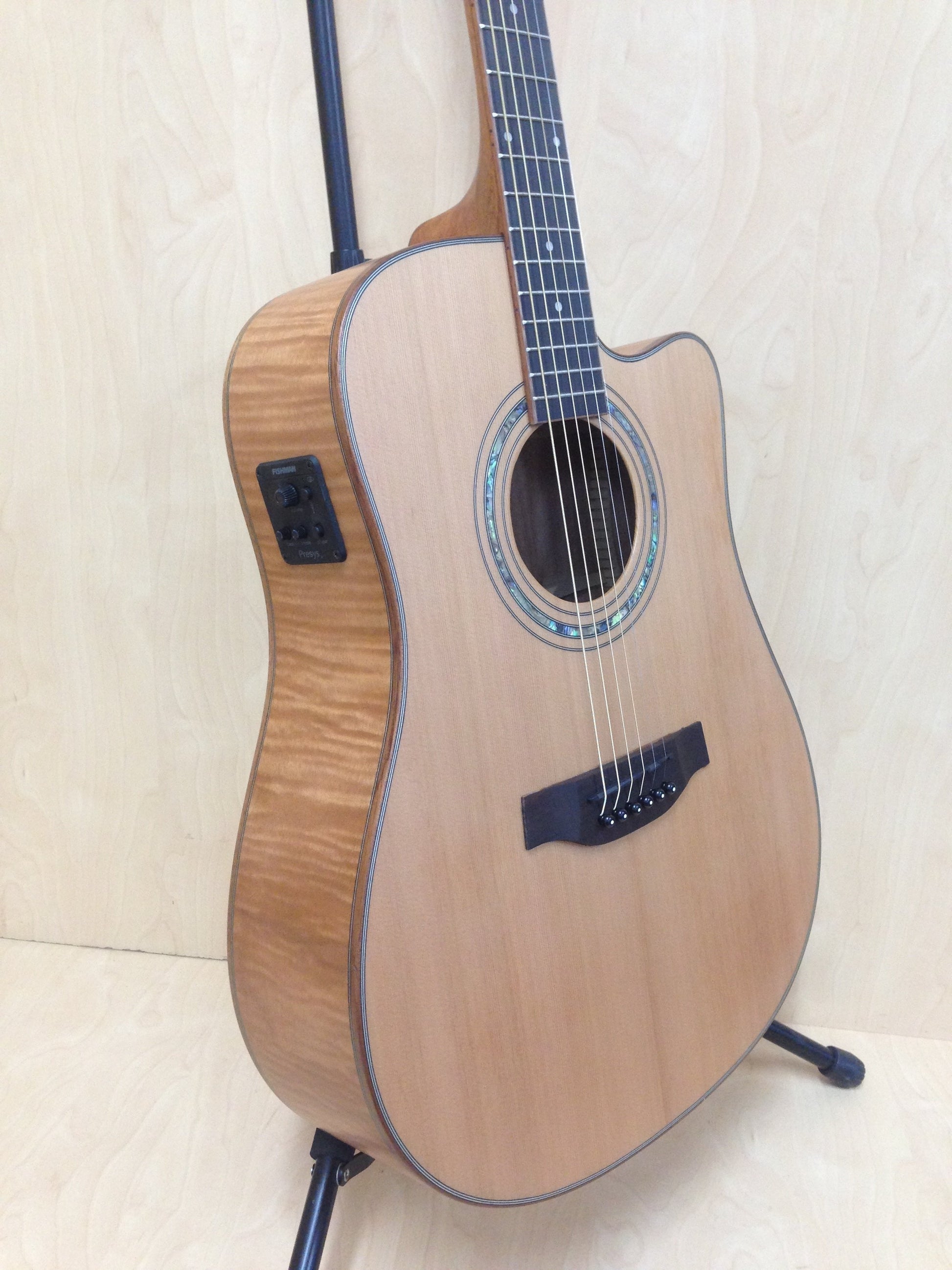 Klema Solid Canadian Cedar Top Flamed Mahogany Body Dreadnought Cutaway Acoustic Guitar - Natural K200DCCE