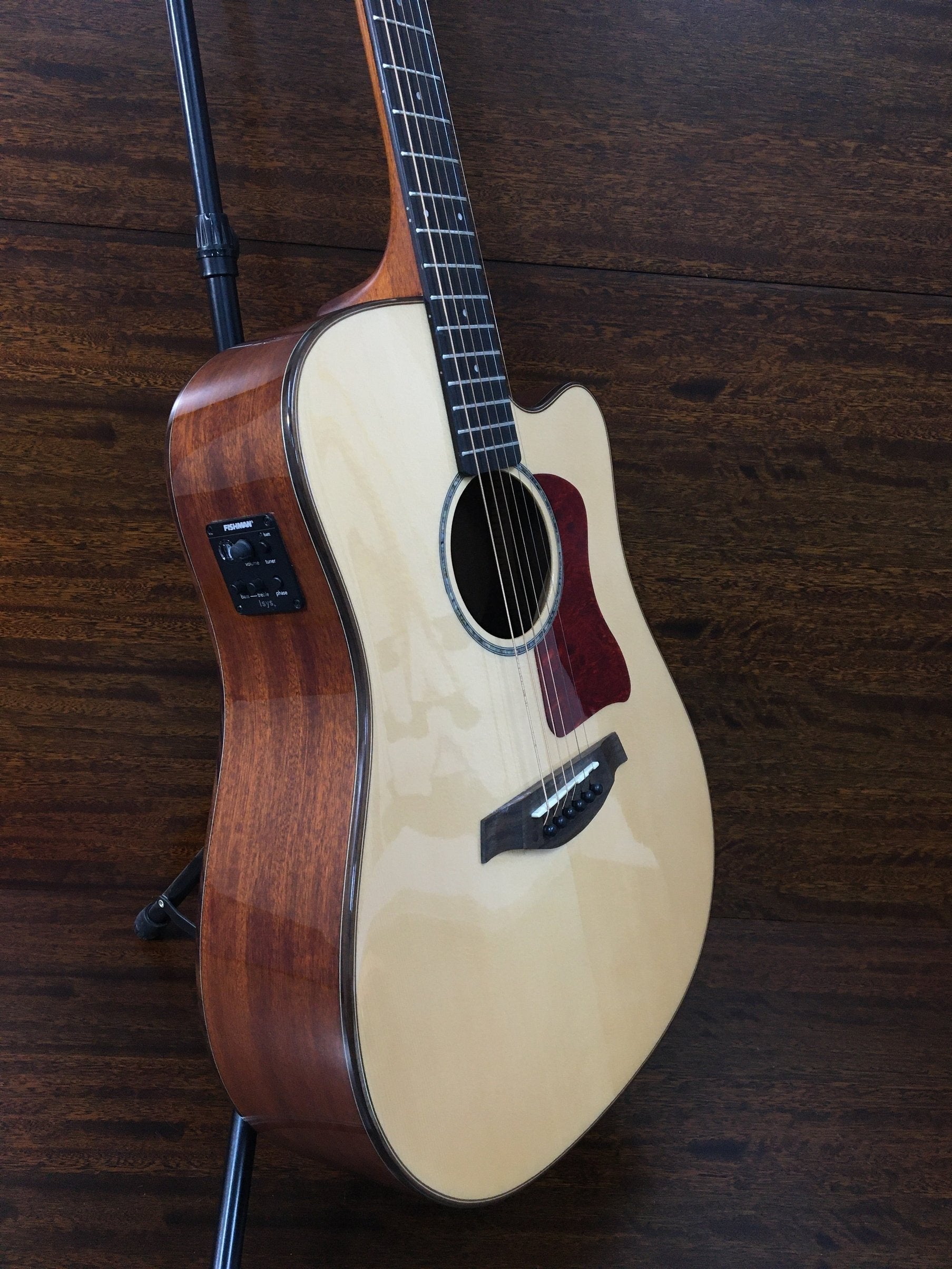 TKA Solid Spruce Built-In Pickups/Tuner Acoustic Guitar - Natural TKA220CEQNT
